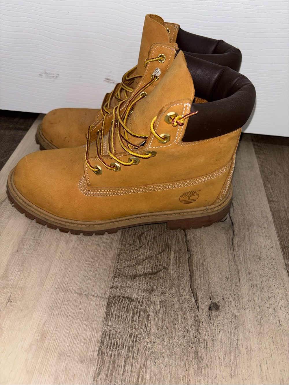 Timberland Boys Grade School size 6 Wheat Nubuck Waterproof Lace-Up Boots